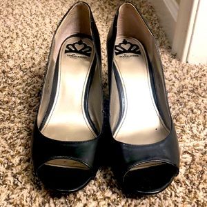 Fergalicious Black Peep Toe Heels 🖤